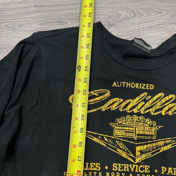Cadillac graphic t shirt - Picture 3 of 5